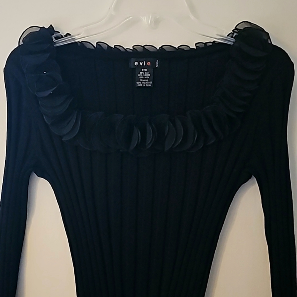 EVIE Petite Silk Black ELEGANT Sexy TOP P/S Trim Neckline Sequences Like New